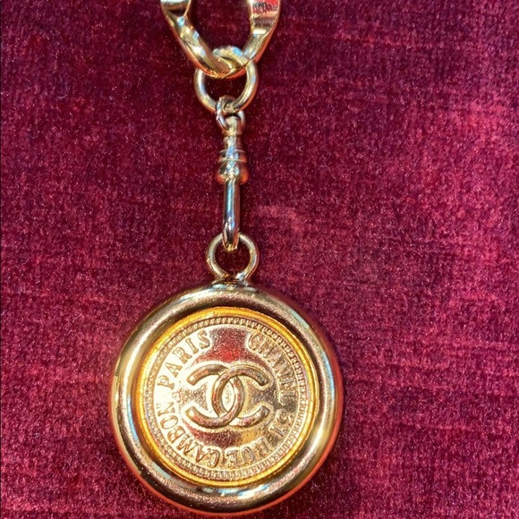 Chanel gold chain link belt with medallion main image 6